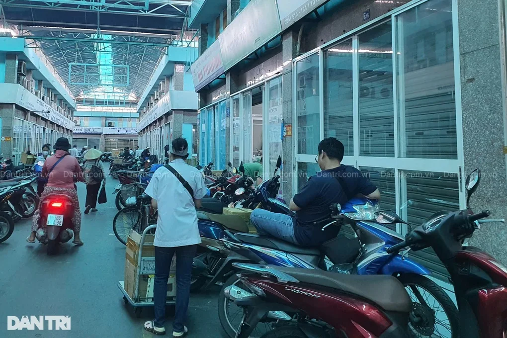 Chợ thuốc sỉ lớn nhất ở TPHCM: Vắng vẻ, im ắng lạ thường - 3