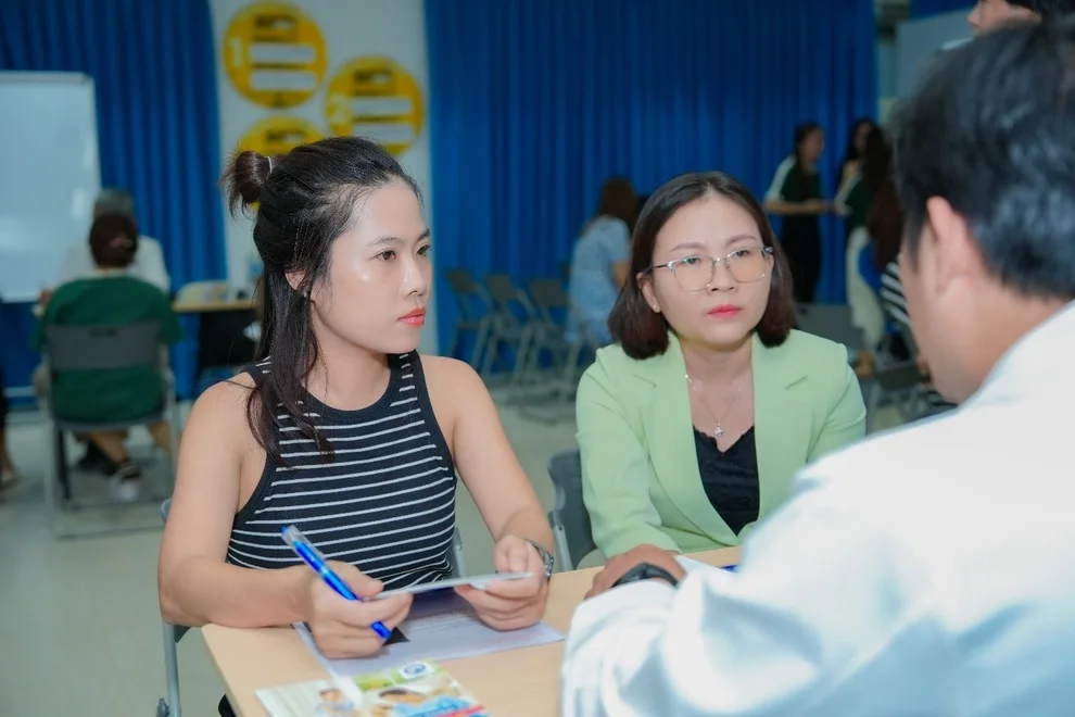 Chuỗi nhà thuốc An Khang Pharma bảo vệ nhân viên y tế trước nguy cơ suy giãn tĩnh mạch - 2