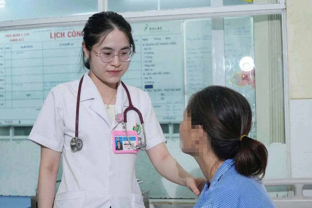 Căn bệnh hiếm khiến cô gái 17 ở TPHCM tuổi bỗng xuất huyết toàn thân - 2 Căn bệnh hiếm khiến cô gái 17 ở TPHCM tuổi bỗng xuất huyết toàn thân - 2
