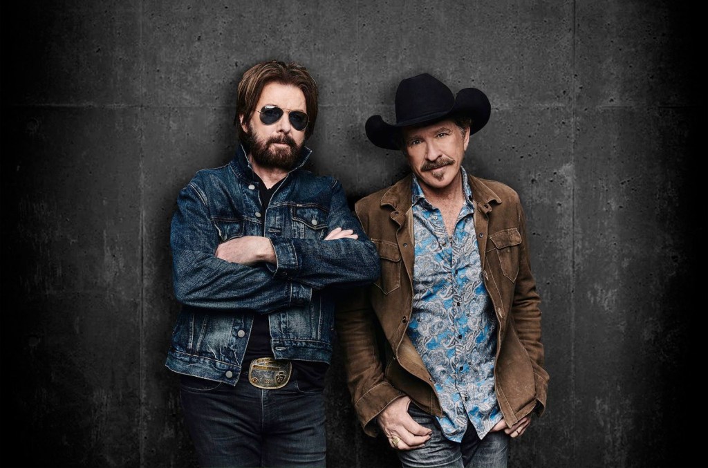 Top 5 Moments From CMA Fest 2025’s Thursday Nissan Stadium Shows: Brooks & Dunn, Riley Green & More