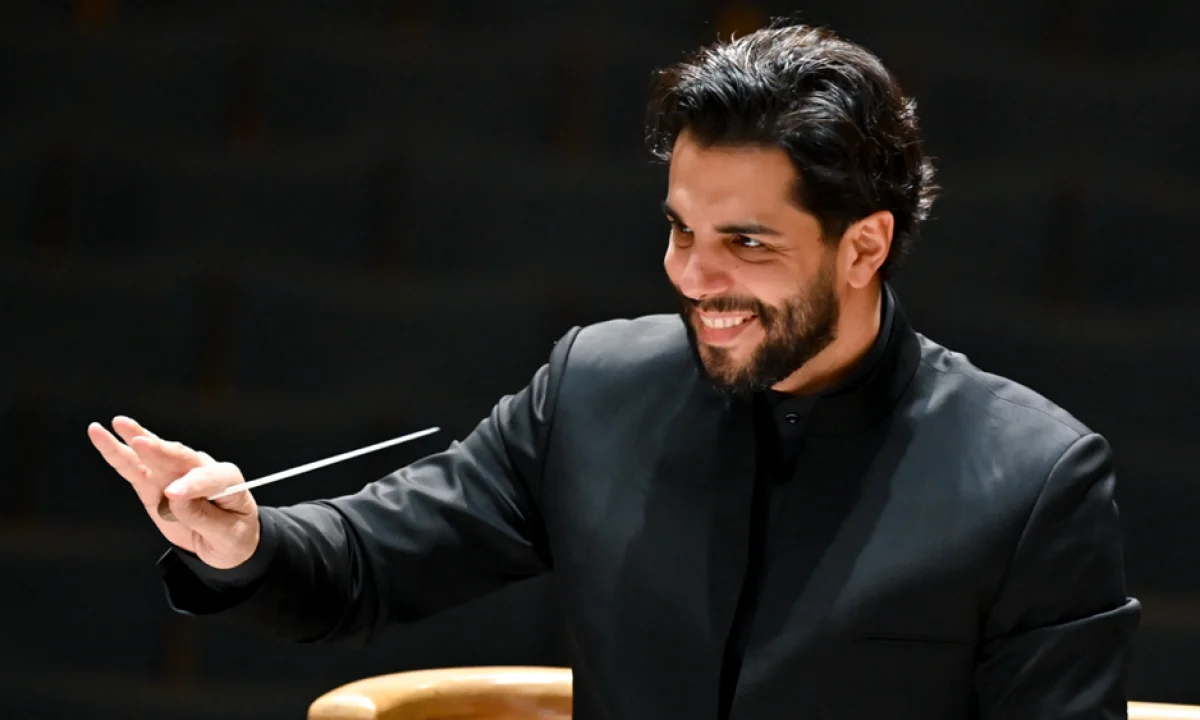 Domingo Hindoyan was named the new music director of L.A. Opera.