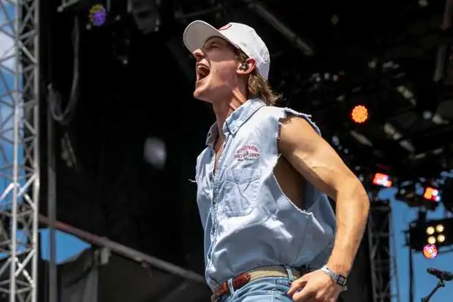 CHICAGO, ILLINOIS - JULY 14: Cooper Alan performs onstage during Windy City Smokeout at the United Center on July 14, 2024 in Chicago, Illinois. (Photo by Natasha Moustache/Getty Images)