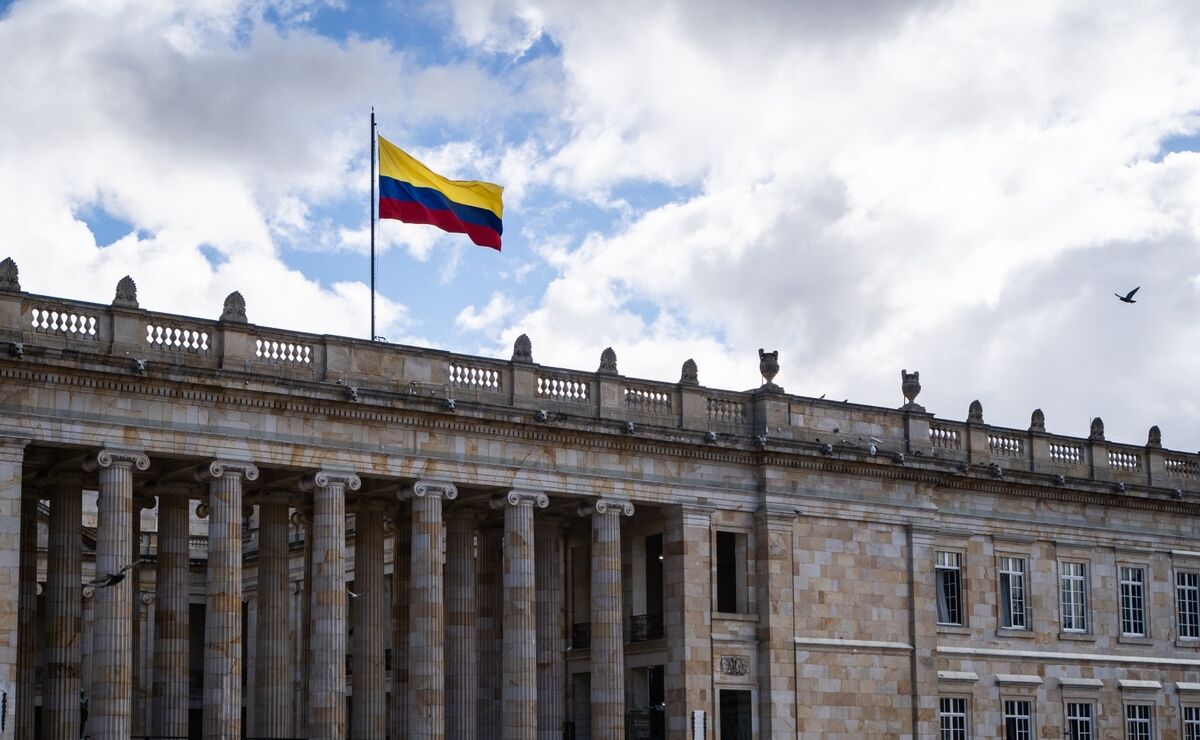 Finance Chief Signals That Colombia Will Suspend Fiscal Rule