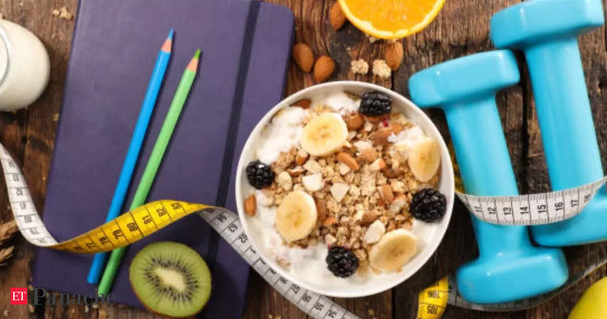 Celebrity fitness trainer says mere workouts are not enough to lose weight. Check his pre- and post exercise meal plan