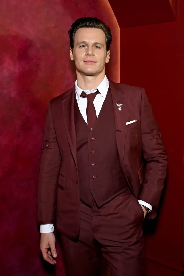 Jonathan Groff.