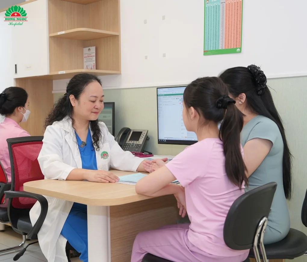 Bé gái 6 tuổi bất ngờ phát hiện khối u vùng não khi tầm soát dậy thì sớm - 3 Bé gái 6 tuổi bất ngờ phát hiện khối u vùng não khi tầm soát dậy thì sớm - 3