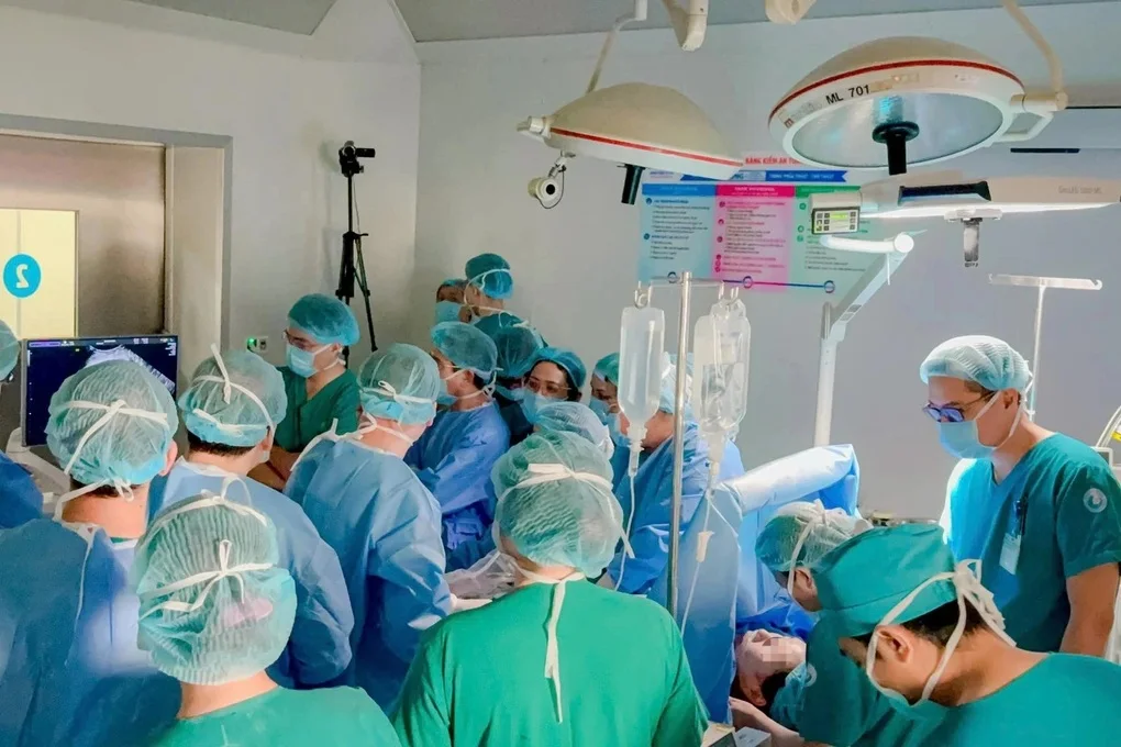 Thách thức mới giữ thai cho mẹ con sản phụ Singapore sang Việt Nam chữa trị - 2 Thách thức mới giữ thai cho mẹ con sản phụ Singapore sang Việt Nam chữa trị - 2