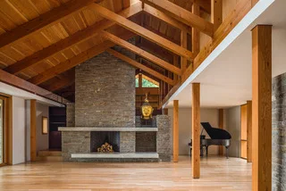 Simple lines and discreet beauty in a Portland West Hills home. Photo: David Papazian