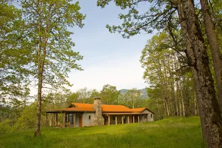 Solid walls with an Old World feel for a private Columbia Gorge house in White Salmon, Washington. Photo: Bruce Forster