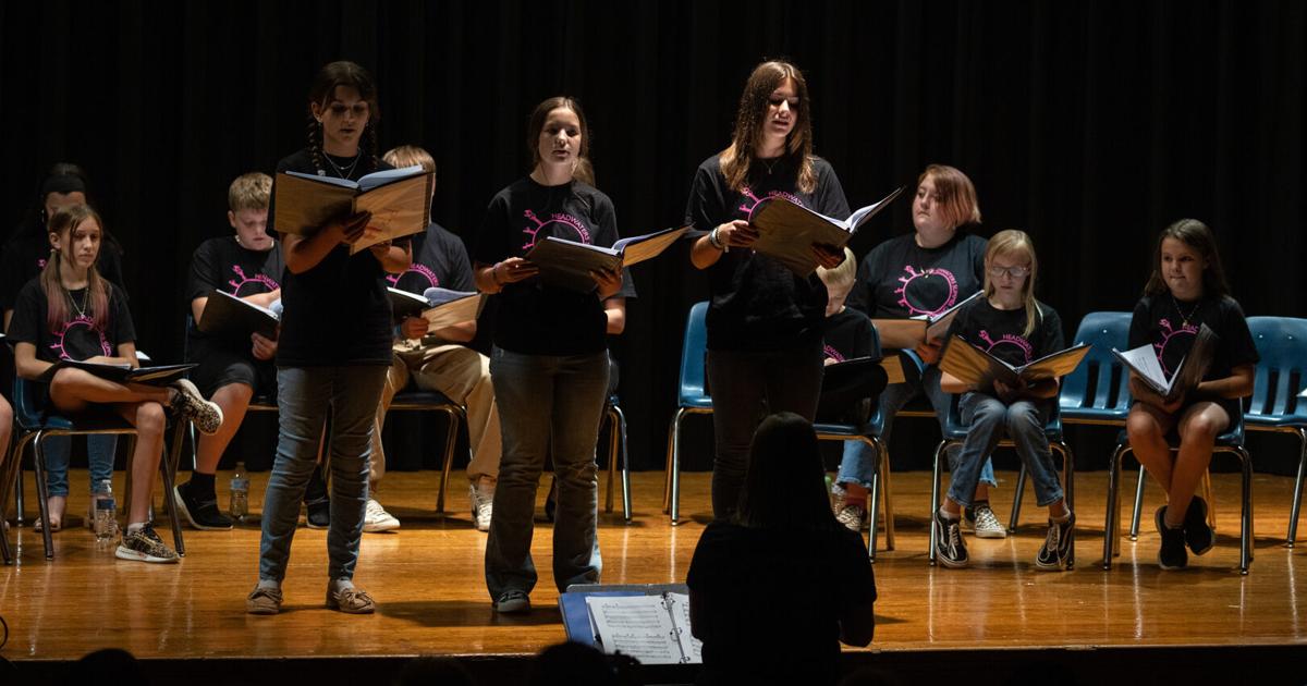 Rapp drama, choral students perform for community