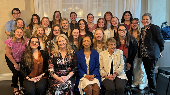 Recreational therapy group meets with Australian parliamentarians