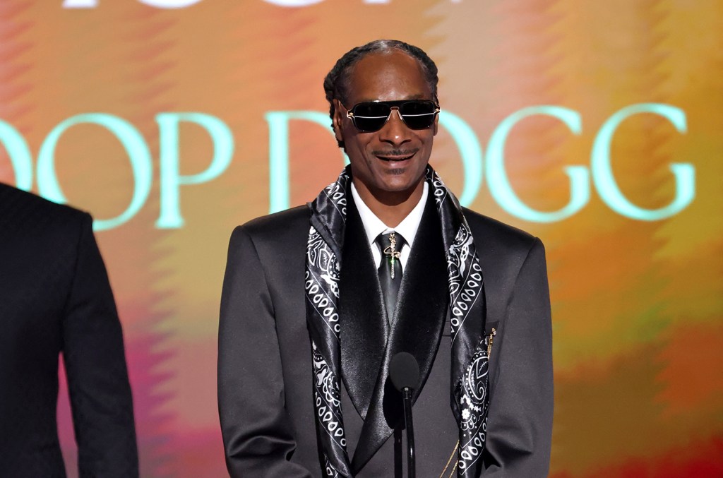 ‘Outer Banks’ Star Jonathan Daviss to Play Snoop Dogg in Biopic