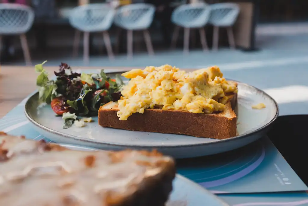 Eggs on toast