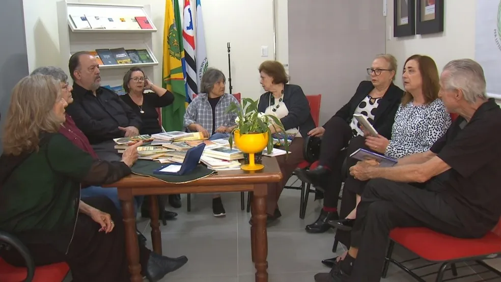 Academias de Letras fortalecem cultura e incentivam a leitura no Interior de SP — Foto: TV TEM/Reprodução