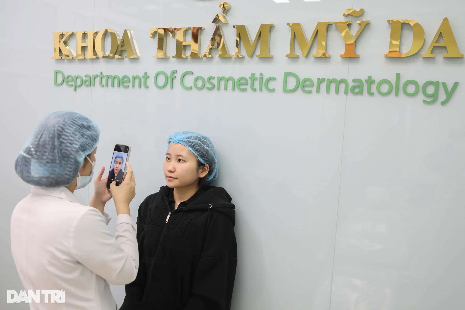 Gen Z chi gần 10 triệu để tiêm filler làm đầy hốc mắt - 11