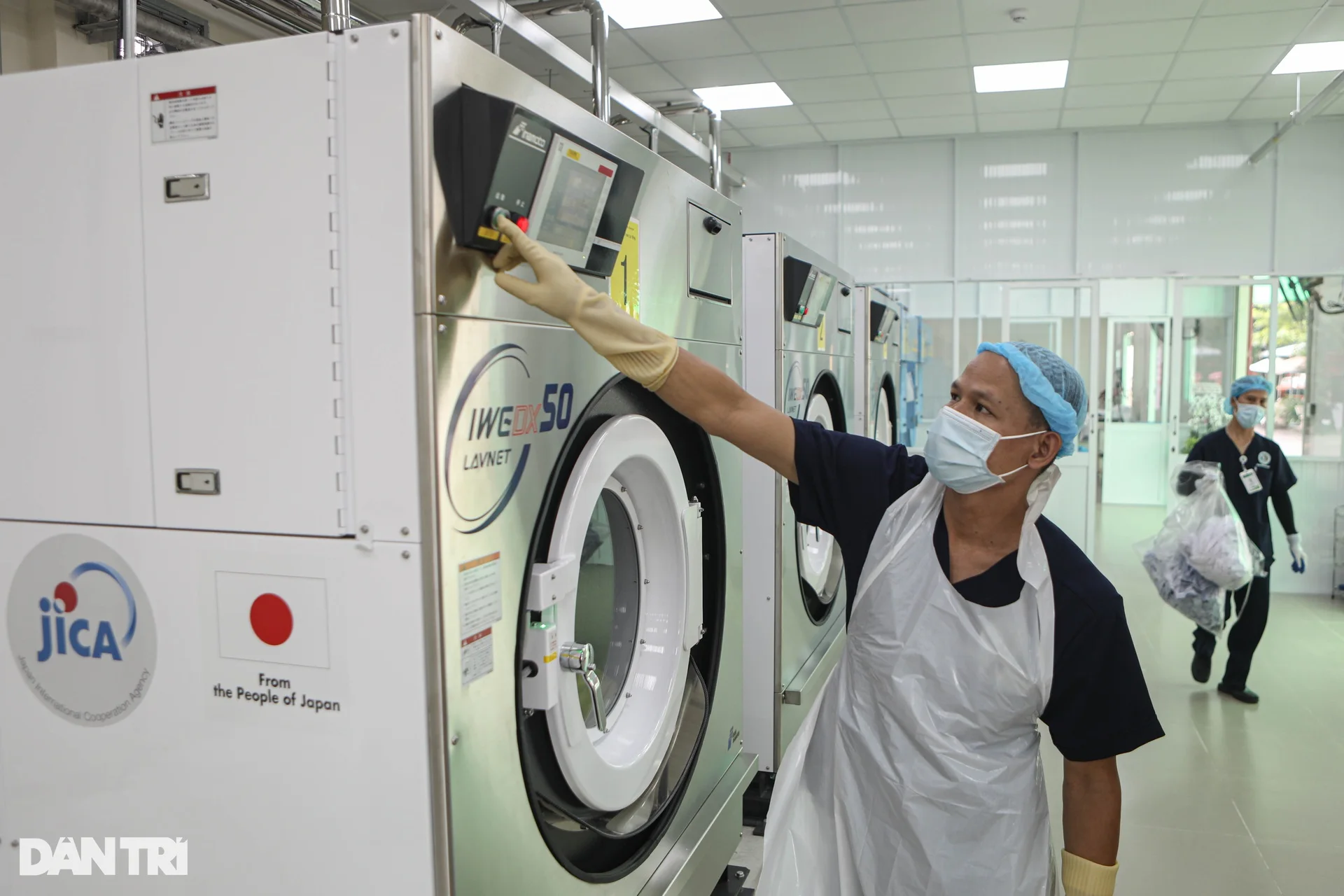 Cận cảnh “dự án 6 năm” vượt Covid-19 giúp phòng chống nhiễm khuẩn bệnh viện - 5 Cận cảnh “dự án 6 năm” vượt Covid-19 giúp phòng chống nhiễm khuẩn bệnh viện - 5