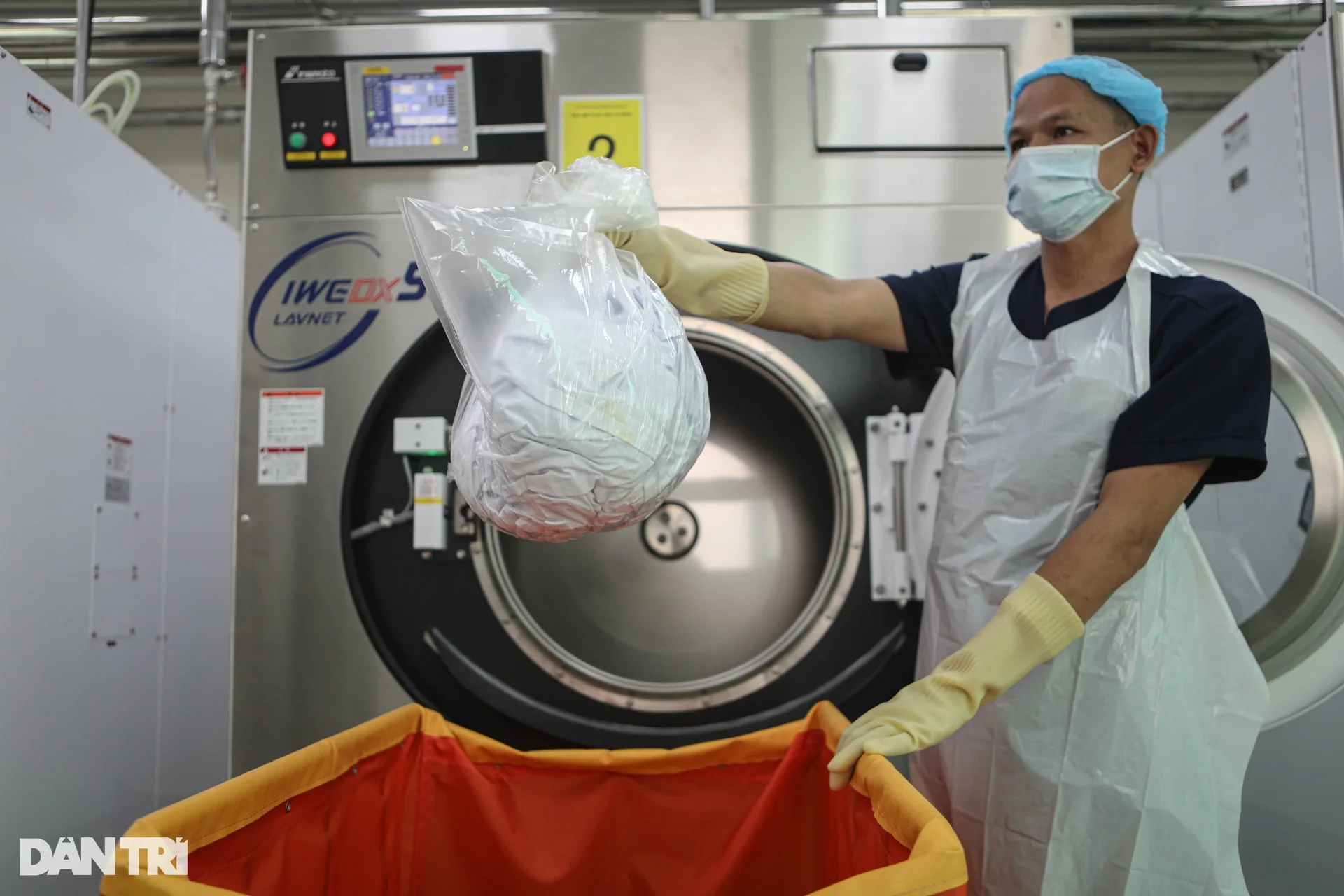 Cận cảnh “dự án 6 năm” vượt Covid-19 giúp phòng chống nhiễm khuẩn bệnh viện - 11 Cận cảnh “dự án 6 năm” vượt Covid-19 giúp phòng chống nhiễm khuẩn bệnh viện - 11