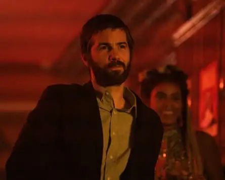 Jim Sturgess as Dan.