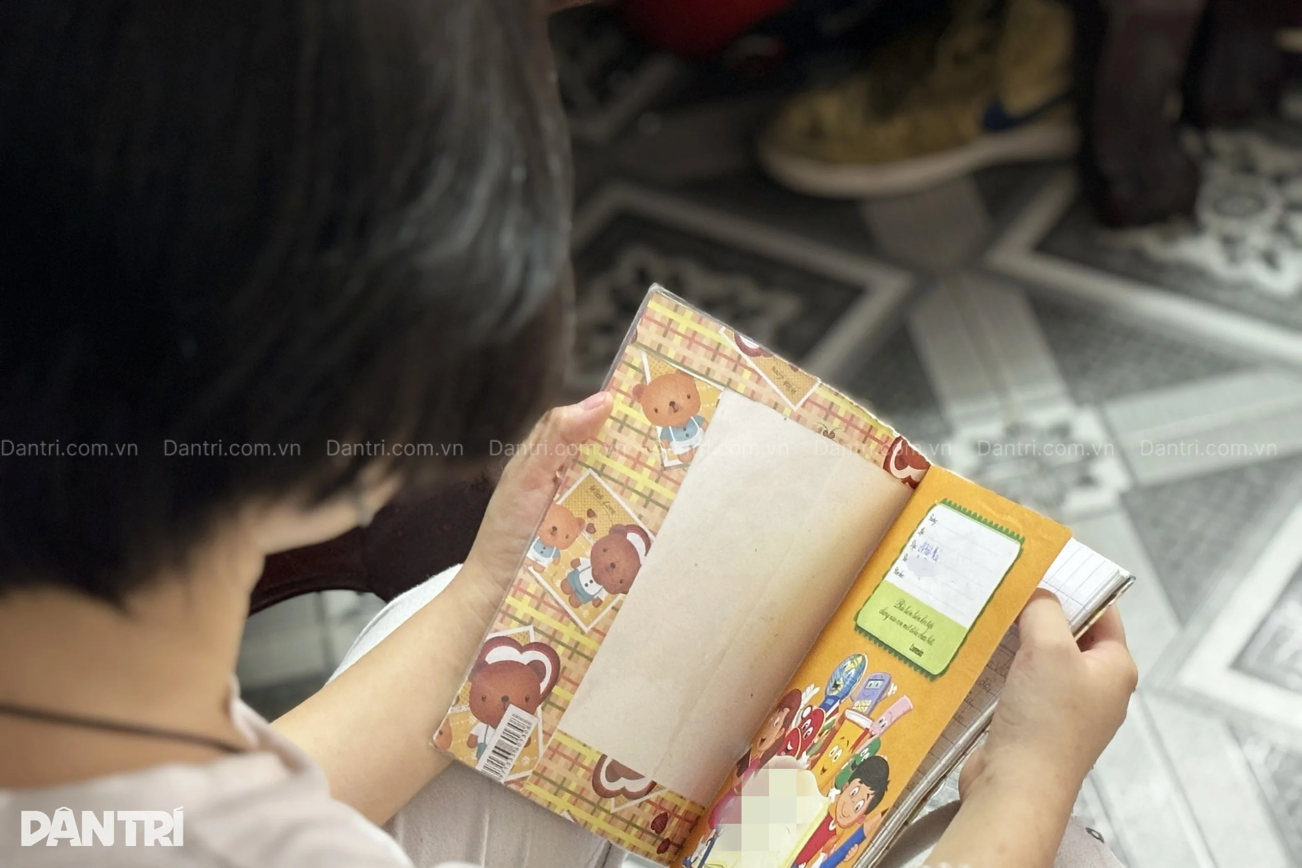 Nạn nhân bị mẹ đưa đi bán dâm ở TPHCM trầm cảm nặng: Bi kịch sau sang chấn - 4 Nạn nhân bị mẹ đưa đi bán dâm ở TPHCM trầm cảm nặng: Bi kịch sau sang chấn - 4
