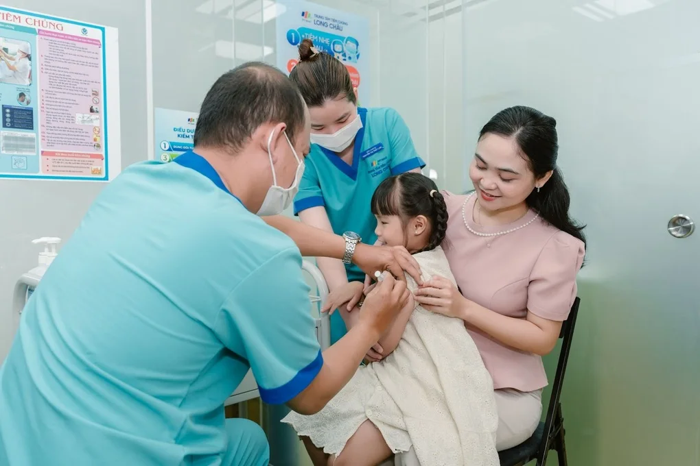 Vaccine thế hệ mới phòng 4 nhóm mô cầu nguy hiểm đang có mặt tại Long Châu - 1