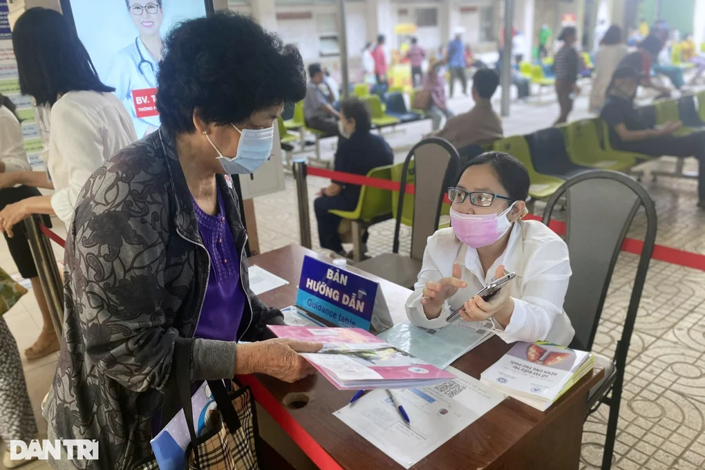 Vì sao TPHCM bị “treo” 2.485 tỷ đồng khám chữa bệnh BHYT? - 3 Vì sao TPHCM bị “treo” 2.485 tỷ đồng khám chữa bệnh BHYT? - 3