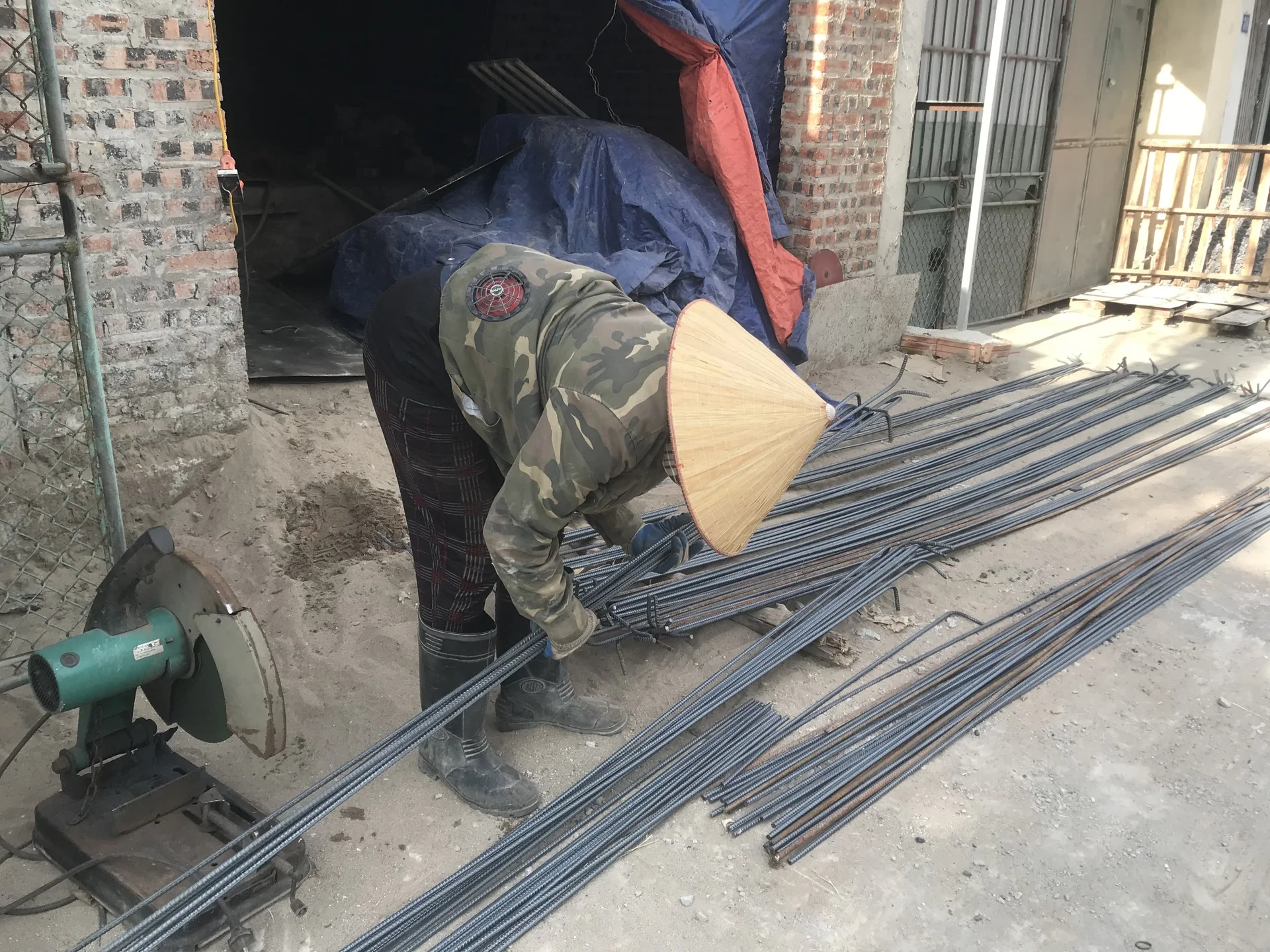 Say nóng, say nắng, đột quỵ: Phân biệt 3 tình trạng cấp cứu dễ gặp ngày hè - 2 Say nóng, say nắng, đột quỵ: Phân biệt 3 tình trạng cấp cứu dễ gặp ngày hè - 2