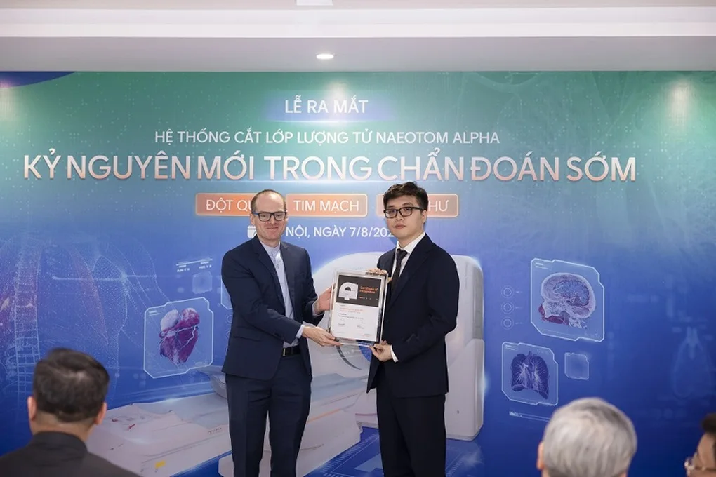 Bệnh viện Phương Đông ra mắt hệ thống CT lượng tử NAEOTOM Alpha - 4 Bệnh viện Phương Đông ra mắt hệ thống CT lượng tử NAEOTOM Alpha - 4