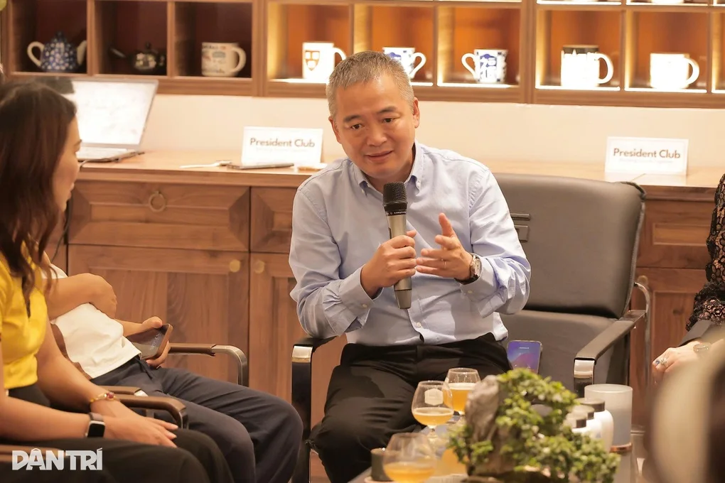 PGS Nguyễn Lân Hiếu: Máy sốc tim công cộng tốn kém, nhưng mạng người vô giá - 1