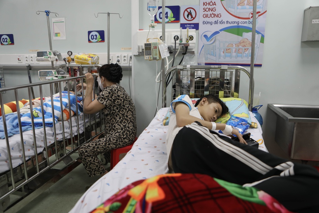 Sốt xuất huyết tăng mạnh ở phía Nam, một bệnh dự báo tăng vào đầu năm học