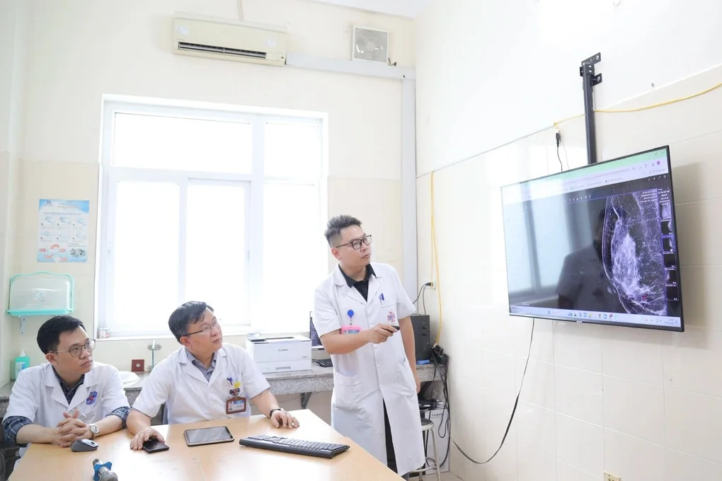 Bệnh nhân không còn lo cảnh mất giấy tờ khi đi khám bệnh - 1