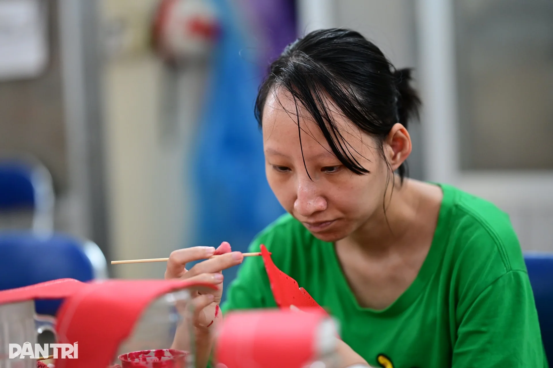 Bộ sưu tập cờ đỏ sao vàng tạo nên từ nghị lực của những người khuyết tật - 15 Bộ sưu tập cờ đỏ sao vàng tạo nên từ nghị lực của những người khuyết tật - 15
