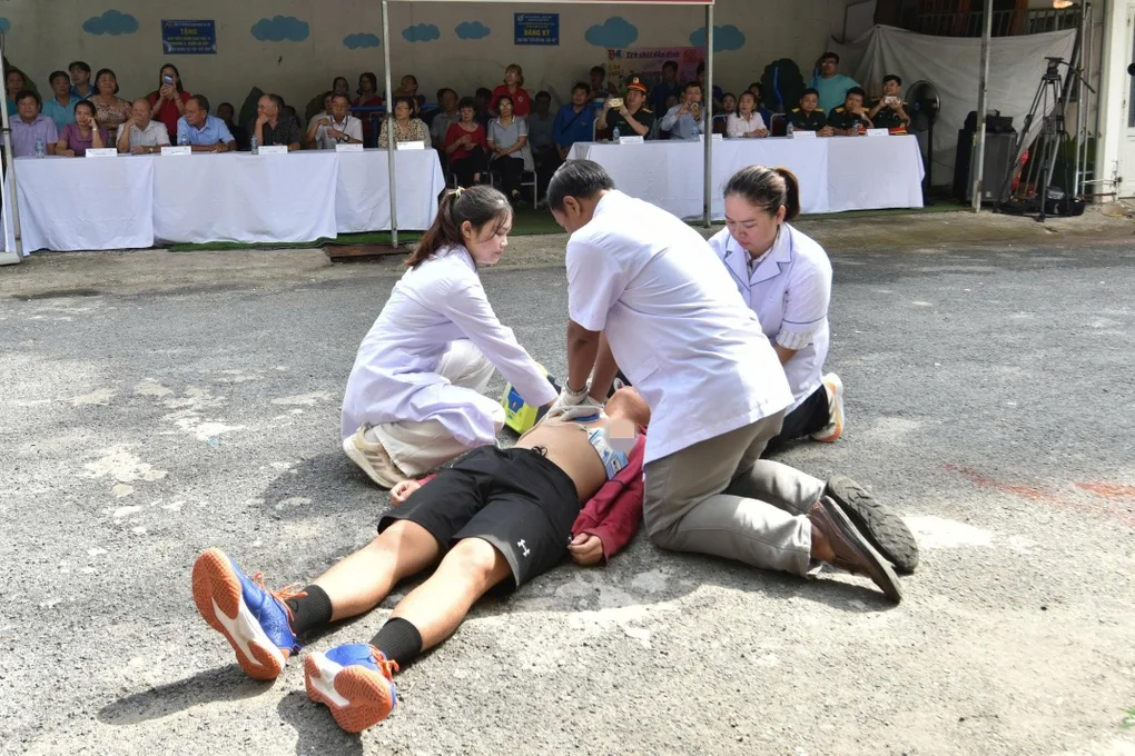 Người đàn ông đột ngột ngừng tim nguy kịch khi đang chơi tennis ở TPHCM - 3 Người đàn ông đột ngột ngừng tim nguy kịch khi đang chơi tennis ở TPHCM - 3