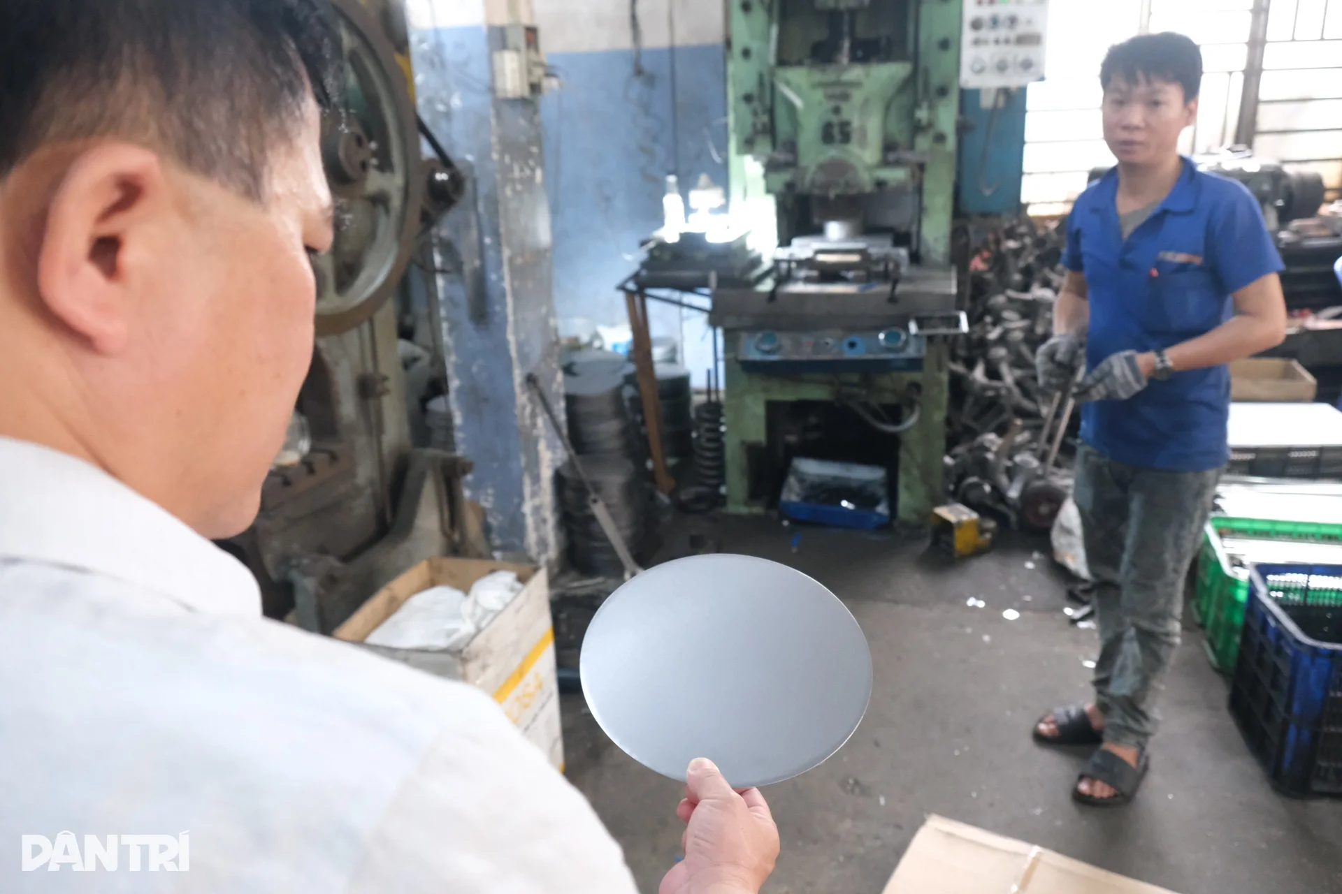Chiếc đèn gù, ống lấy máu và bài học để thiết bị y tế Việt vươn ra thế giới - 2