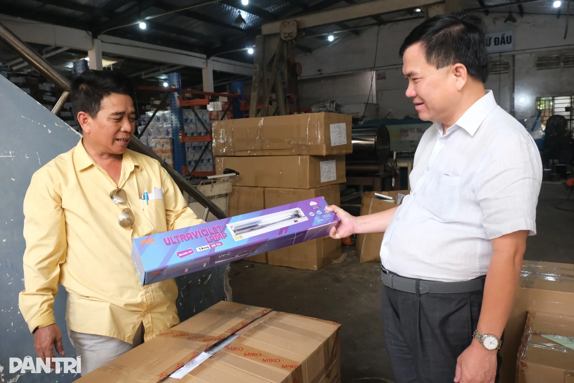 Chiếc đèn gù, ống lấy máu và bài học để thiết bị y tế Việt vươn ra thế giới - 3