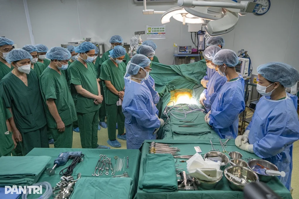 Bệnh viện đa khoa Xanh Pôn đón nhận Huân chương Lao động hạng Nhất - 3