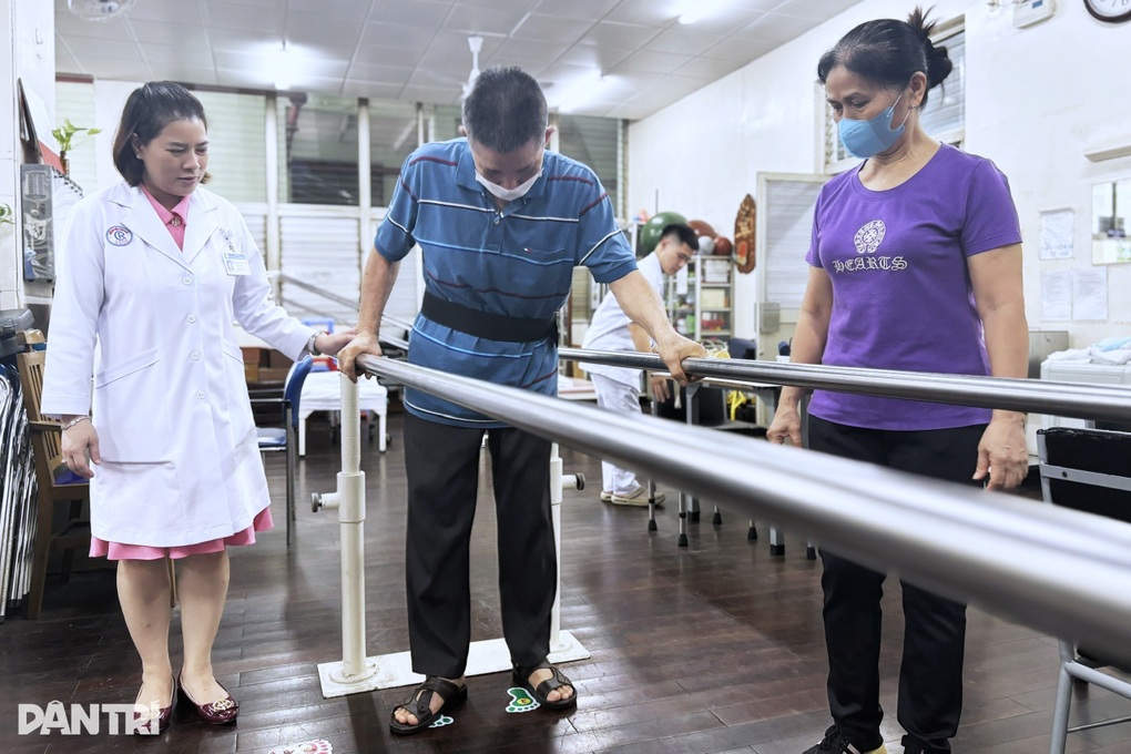 TPHCM vẫn “khát” bác sĩ phục hồi chức năng
