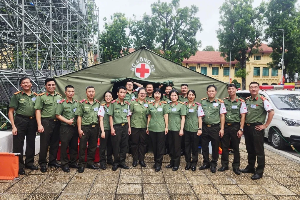 Y tế sẵn sàng cho buổi hợp luyện lần 2 - 4
