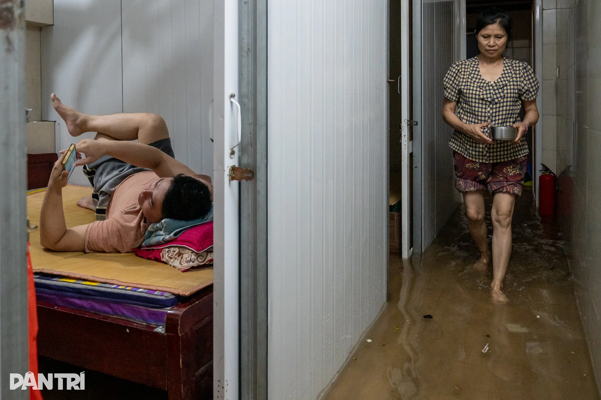 Hà Nội: 10 tiếng khốn khổ sống trong ngập lụt của xóm ung thư - 10 Hà Nội: 10 tiếng khốn khổ sống trong ngập lụt của xóm ung thư - 10