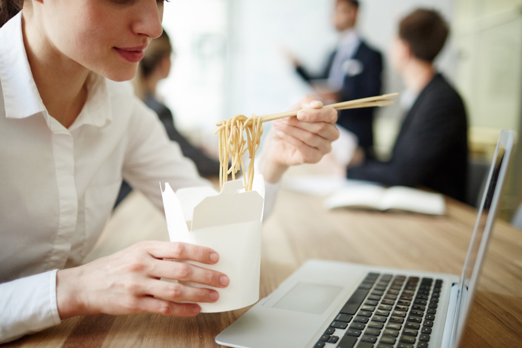 Một thói quen ăn uống hiện đại dễ tàn phá dạ dày