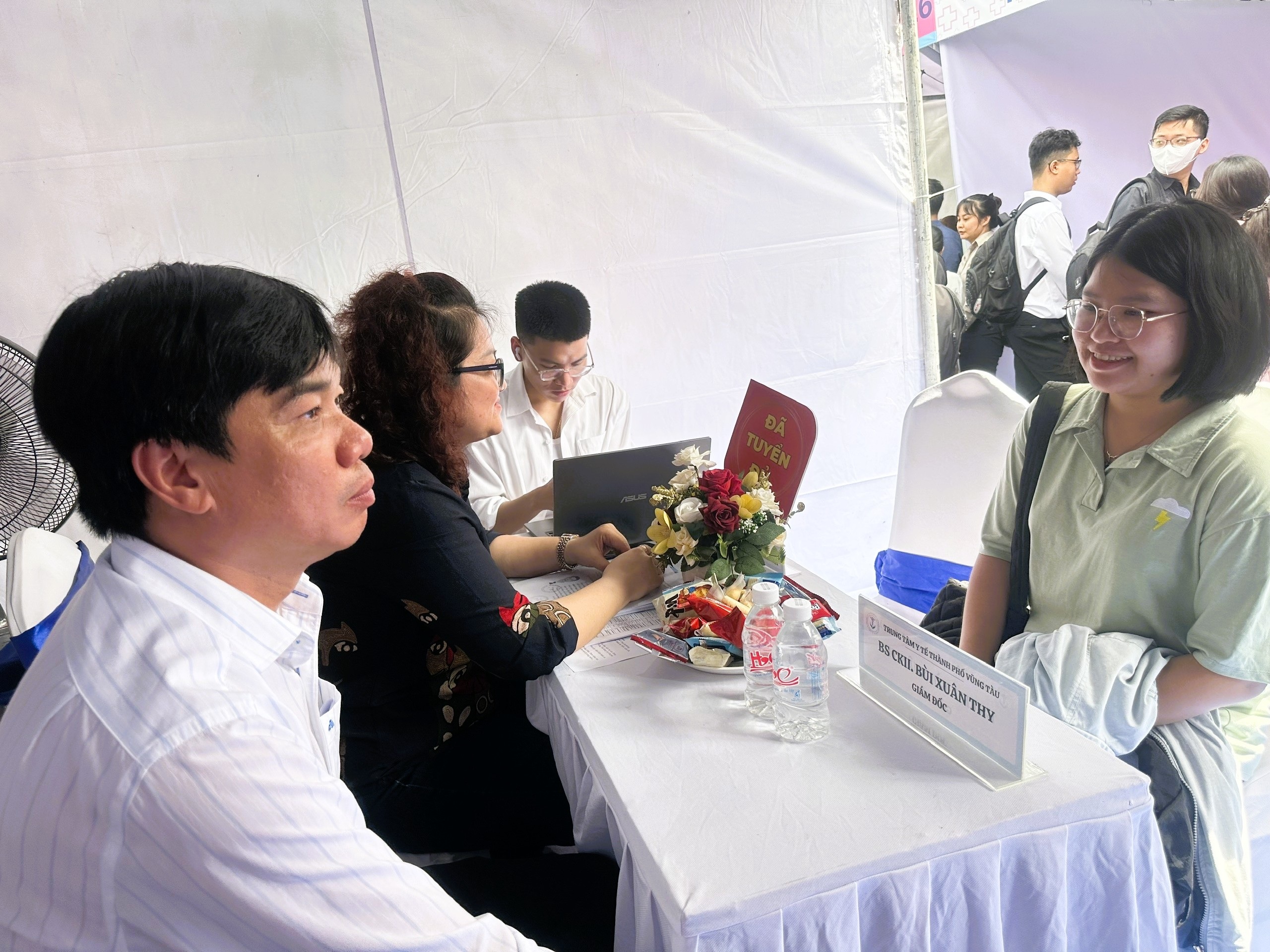 TPHCM: Ưu đãi cho bác sĩ “bỏ phố về quê”, nhiều trung tâm y tế vẫn ế