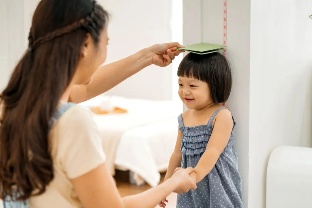 Bố mẹ thấp, con có thể đạt chiều cao tốt không? - 2 Bố mẹ thấp, con có thể đạt chiều cao tốt không? - 2