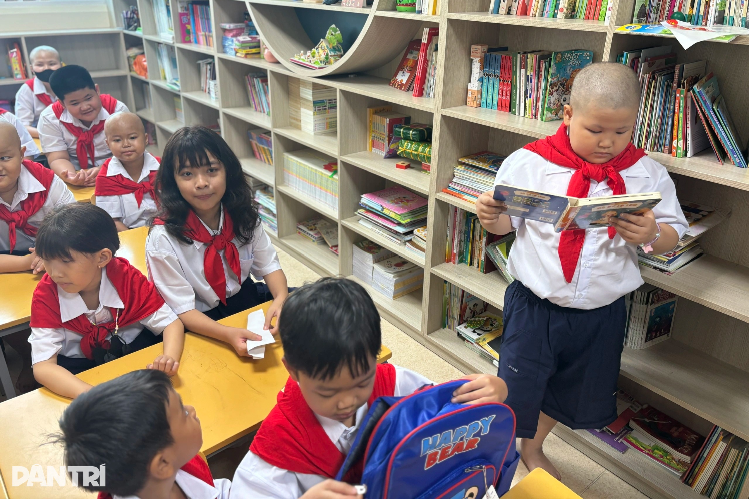 Lớp học đặc biệt ở TPHCM: Trẻ “ở lại” lớp càng lâu, cô giáo càng hạnh phúc