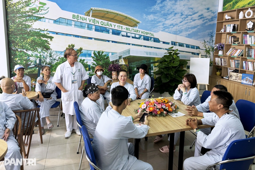 Nỗi lòng của cô gái không còn hai buồng trứng ở tuổi 28 vì căn bệnh quái ác