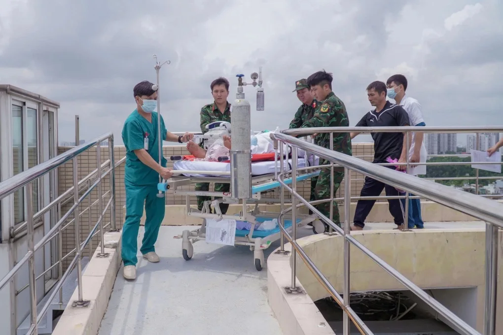 Liệt 2 chân nguy kịch sau khi lặn sâu 40 mét dưới biển - 3 Liệt 2 chân nguy kịch sau khi lặn sâu 40 mét dưới biển - 3