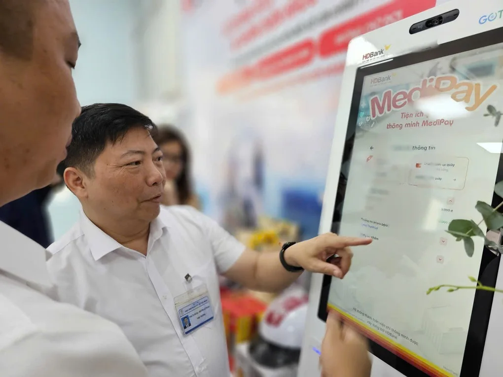 Viện trăm tuổi ở TPHCM đẩy mạnh chuyển đổi số, người dân hưởng lợi gì? - 1