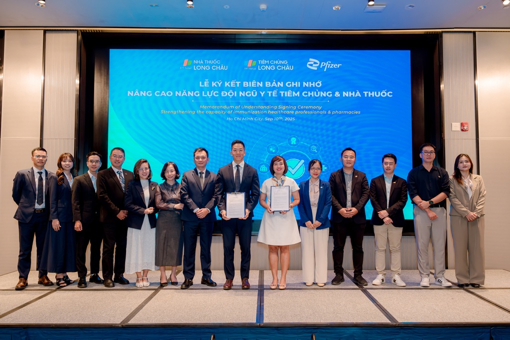 Hợp tác Pfizer, Long Châu nâng cao chuyên môn cho đội ngũ tiêm chủng và nhà thuốc