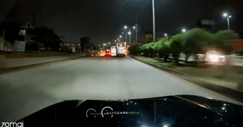 Tài xế vừa lái xe vừa uống bia gây va chạm rồi bỏ chạy