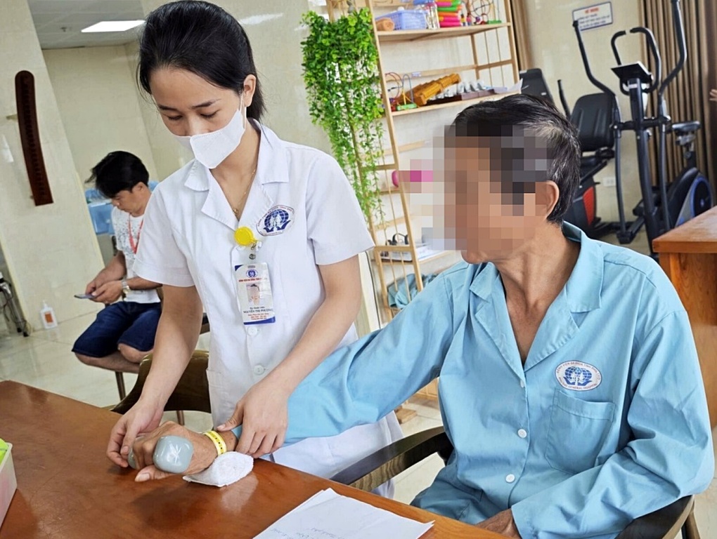 Mắc hội chứng liệt đêm thứ 7 chỉ vì ngủ sai tư thế