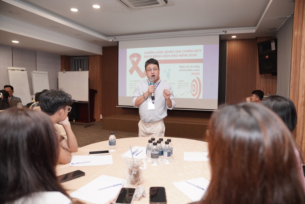 HIV đang trẻ hóa, có trẻ 15-16 tuổi đã mắc bệnh