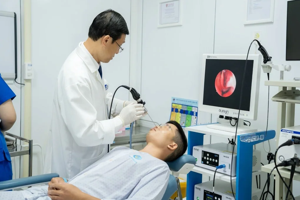 Chàng trai cứ đến chiều là đau đầu vì “sát thủ” ẩn mình ở hốc mũi - 1